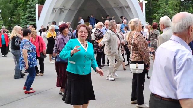 Танцы ??? в парке Горького Июнь 2021 Харьков смотреть онлайн