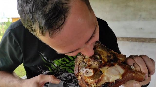 Рецепт рульки в медово-горчичном соусе для Олега . Или сорок пять Миша жимолость опять. смотреть онлайн