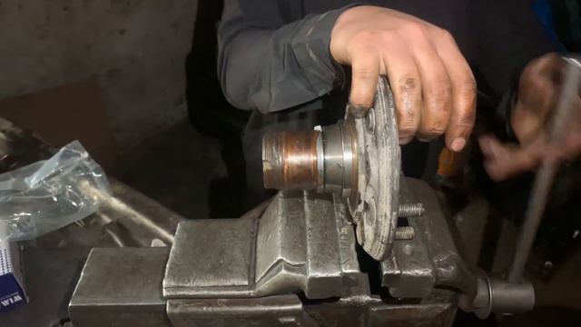 Toyota Hiace Wheel Hub Bearing Replacement смотреть онлайн