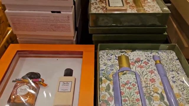 FANCY PERFUMES AT THE DEPT STORE | Designer & Niche Fragrances, Holiday Perfume Gift Sets смотреть онлайн