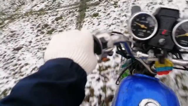 КАТАЮСЬ ЗИМОЙ НА АЛЬФЕ, НА ЛЫСОЙ РЕЗИНЕ|ПЕРВЫЙ СНЕГ| смотреть онлайн