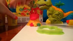 Динозавр Play-Doh. Лепим из пластилина