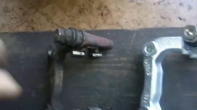 Сравнение старой заводской скобы TRW с новой. BDA 589, BDA 590.