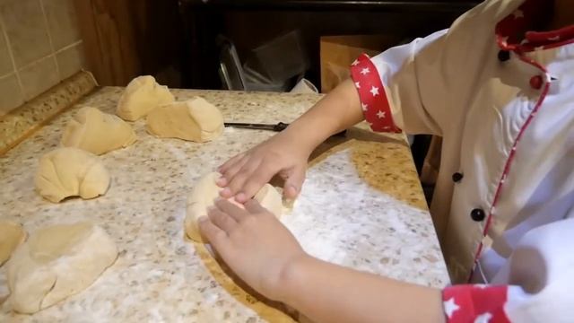 Сырники с брусничным вареньем