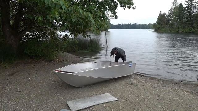 Складная алюминиевая лодка.Очень редкая модель . 50 лет. Ретро. Folding aluminum boat. смотреть онлайн