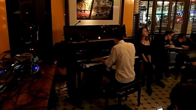 Арсений Трофим @ Noor Bar (17.11.2016) смотреть онлайн
