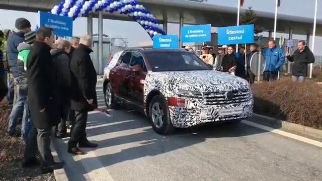 Новый Touareg поехал в Пекин смотреть онлайн