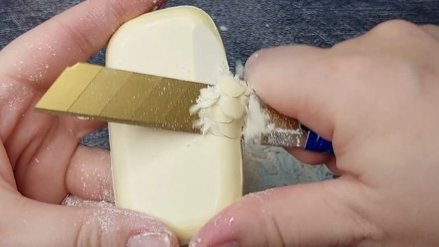Брусочек детского мыла с нежным ароматом и красивым штампиком смотреть онлайн