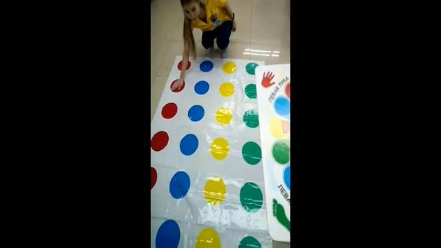 1300035 Напольная игра Твистер в пакете 11012 Татой смотреть онлайн