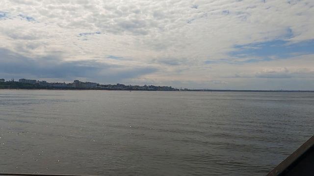 Речная прогулка. Вид с середины Волги на туристическую Самару, центр города, набережные и пляжи! смотреть онлайн