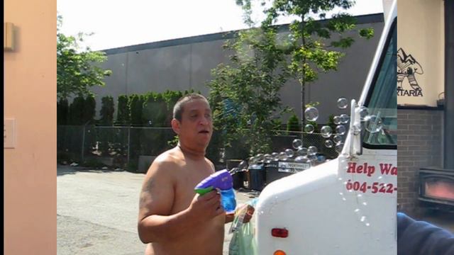 Comedian Owen Benjamin introduces Rob the Ice Cream Man. смотреть онлайн
