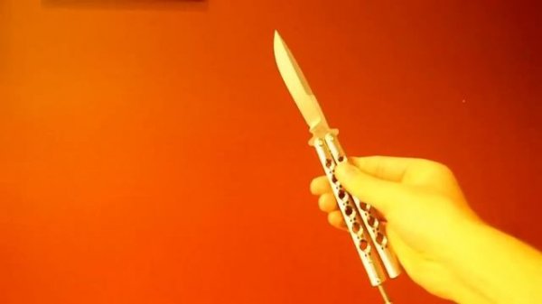 TF2 Spy Butterfly Knife/Balisong Tricks - Tutorial 2