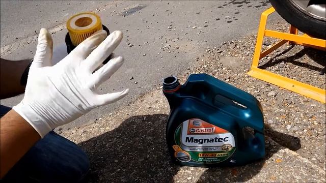 Vauxhall Opel Corsa C Agila 1.2 Oil & Oil Filter Change смотреть онлайн
