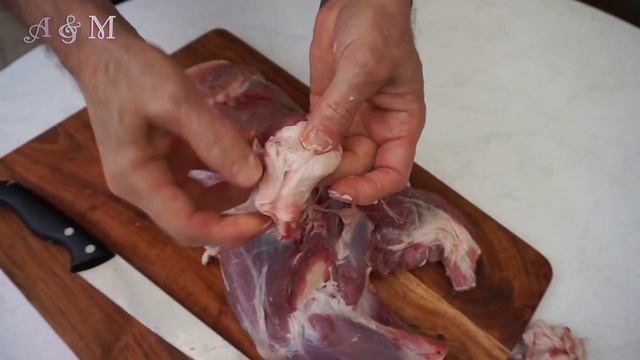 Как удалить лимфоузлы из лопатки баранины.