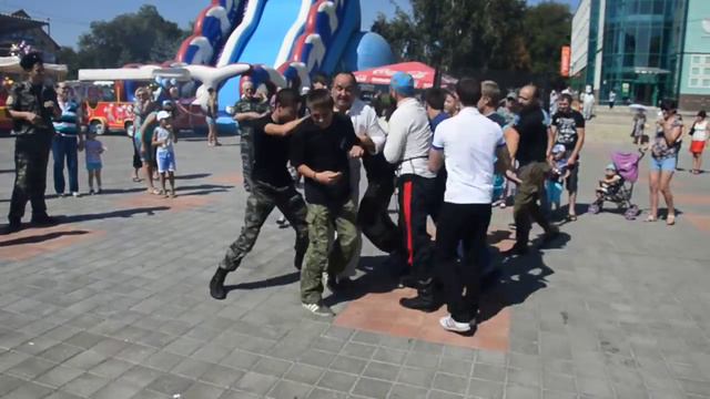 Казаки Михайловска - День города (эпизод 7) - Толока смотреть онлайн
