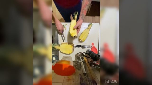 Как почистить Ананас ?? ?. #какпочиститьананас #ананас #ананасновыйгод #какпорезатьананас смотреть онлайн