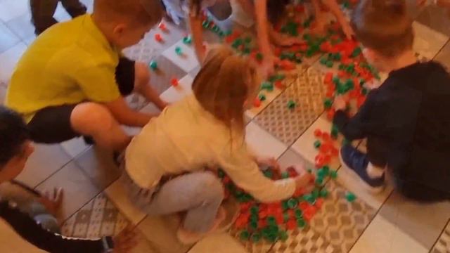 VLOG Празднуем окончание первого класса | Закончил первый класс | Celebrating the end of 1st class смотреть онлайн