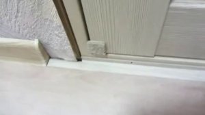 Как заделать зазор между ламинатом и порогом.