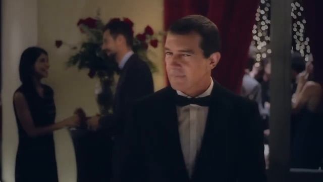 Музыка из рекламы Antonio Banderas - THE SECRET TEMPTATION (Antonio Banderas, Olga Kurylenko) (2017 смотреть онлайн