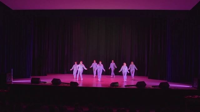 Май bye  Карина Чекалкина и Аня Бондарева  Постановка