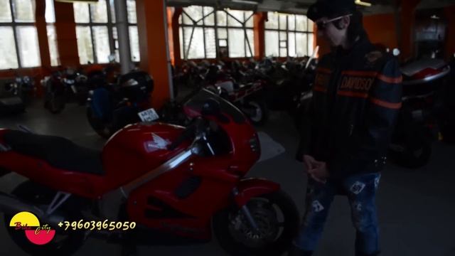 [Докатились!] Обзор Honda VFR 750f. Все гениальное- просто!