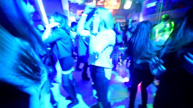 Zeppelin bar, март 2017 смотреть онлайн