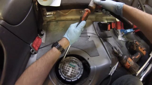 Replace Fuel Filter - Gen 1 MINI Cooper R50 R52 R53 смотреть онлайн