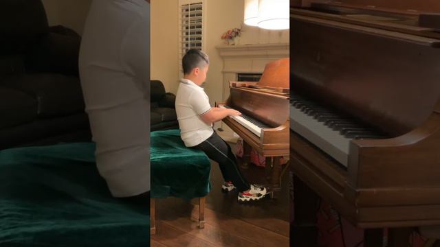 William Zhang played Piano 3 смотреть онлайн