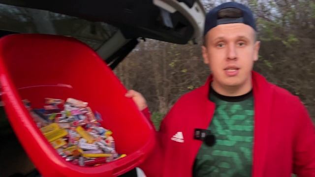 СДЕЛАЛ МЯЧ ИЗ ЖВАЧЕК