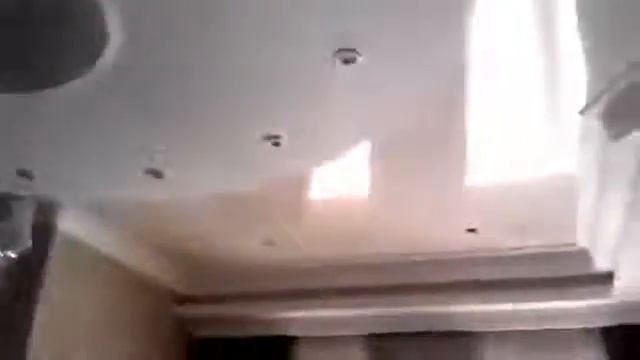 Многоуровневые натяжные потолки в зале смотреть онлайн