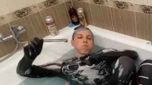 МАЗЕЛЛОВ СДЕЛАЛ СТРИМ В ВАННОЙ СО СВОИМ ДРУГОМ