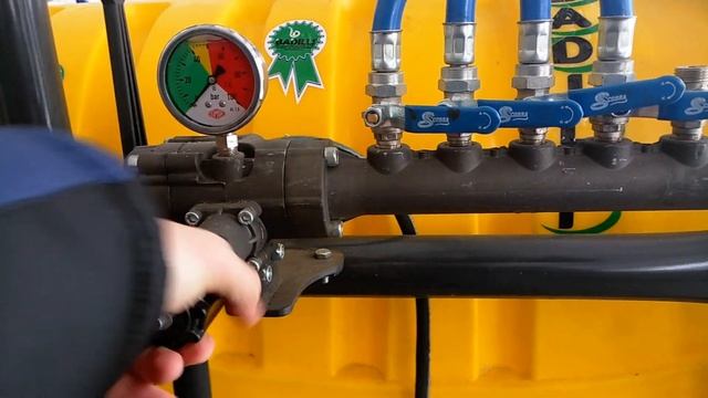 Опрыскиватель навесной COBRA 800 (BADILLI) смотреть онлайн