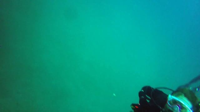 Scuba Diving on the Spar смотреть онлайн