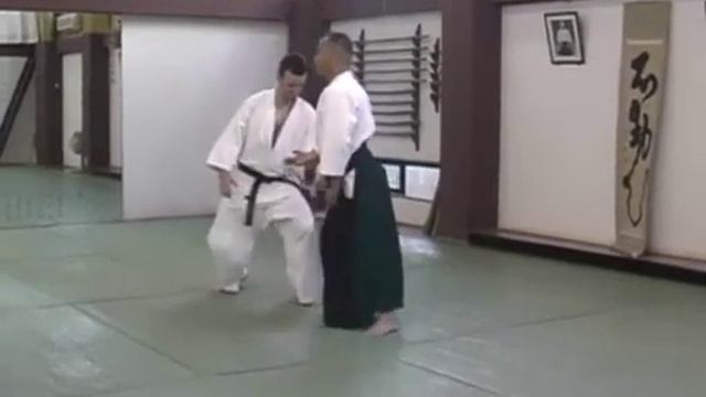 Tsuneo Ando's Sokumen Irimi Nage смотреть онлайн