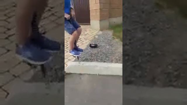 ТОП 5 ТРЮКОВ ДЛЯ НОВИЧКОВ НА КУЗНЕЧИКЕ И САМОКАТЕ смотреть онлайн