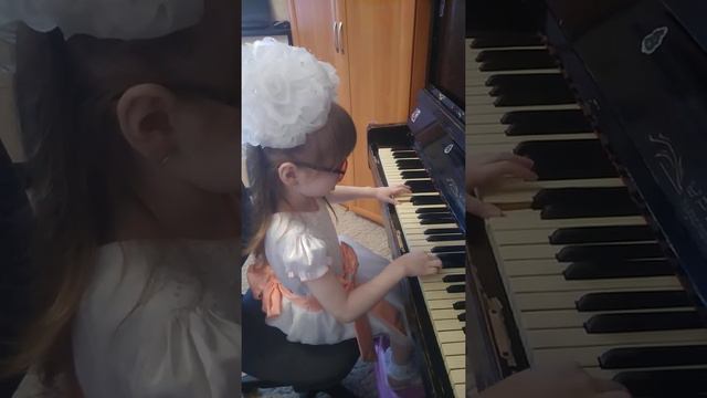 Колыбельная, Катенька весёлая, курочка! смотреть онлайн