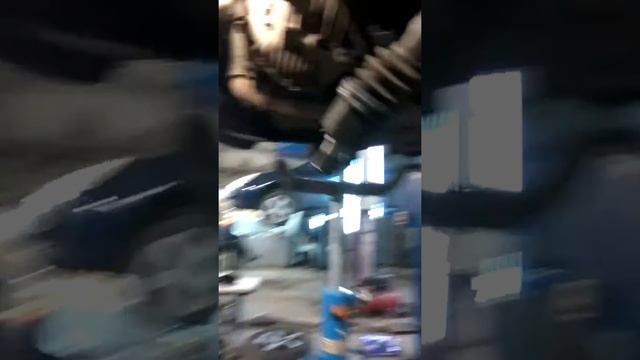 Снятие КПП, замена сцепления Hyundai Getz смотреть онлайн