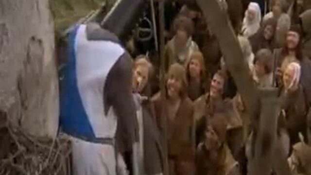 Monty Python and the Holy Grail - Shes a Witch! смотреть онлайн