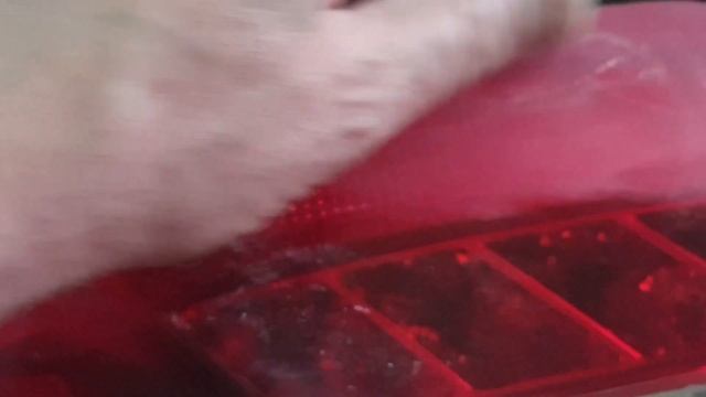 Mercedes-Benz E-Class E 300 - ремонт  трещины  фонаря.   E-Class E 300 - Tail Light Crack Repair