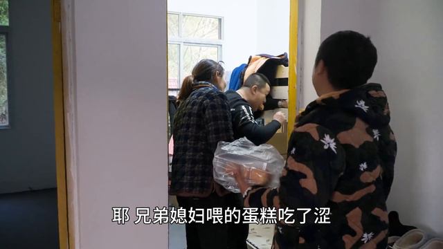 丈母娘对女婿真的好，帮着家里做一点农活，就煮腊肉排骨好好招待 смотреть онлайн