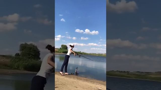 Рыбалка ловим рыбу. Ведро за 5 минут смотреть онлайн