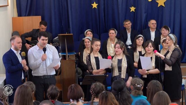 Рождественское пение "Эммануил, Спасение и счастье Ты мне подарил", ц. Евангельская Весть смотреть онлайн