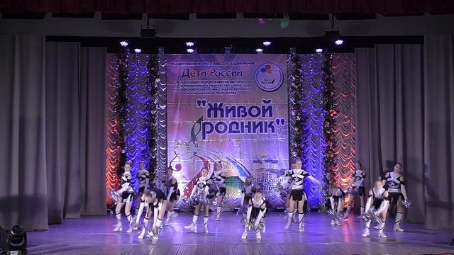"Зажигаем звёзды" чир-данс. Школа танцев "Гран Па" смотреть онлайн