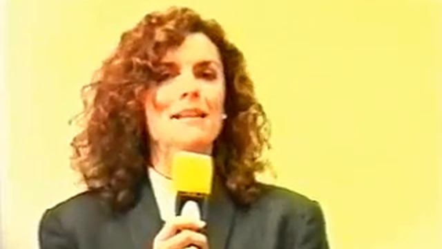 Robin Curtis tells a tale on Nimoy, Lloyd & Shatner's Toupee смотреть онлайн