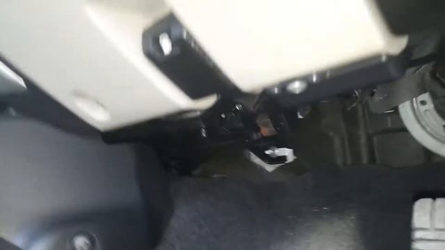 Where is the OBDII located in your Pajero sports car? Installing the OBDII GPS tracker смотреть онлайн