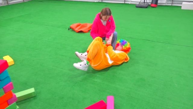 24 часа с Сыном Клоуна!! смотреть онлайн