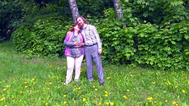 ПОКА НЕ ПОСЕДЕЛИ ОДУВАНЧИКИ... - песня радости: Раиса Криницкая (слова), Анатолий Пережогин (музыка смотреть онлайн
