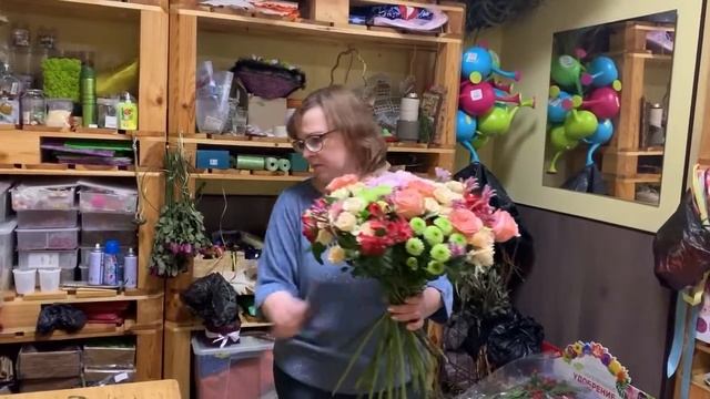 Как порадовать маму | Букет маме на 55 - летие смотреть онлайн