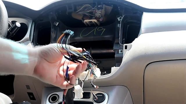 How to install a new car stereo in a 2006 Toyota Highlander смотреть онлайн