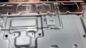 Вот что бывает, когда у телевизора гаснет пол экрана!